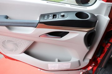 ������������H5V ������ 7L���� 380���� 4X2 ��ʿ��10�� 6.8�ײ�դʽ�ػ���ͼƬ