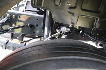 ������������H5V ������ 7L���� 380���� 4X2 ��ʿ��10�� 6.8�ײ�դʽ�ػ���ͼƬ