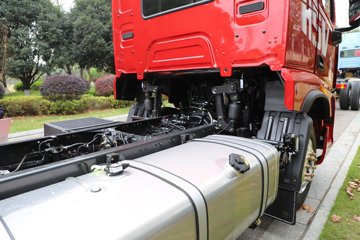 ������������H5V ������ 7L���� 380���� 4X2 ��ʿ��10�� 6.8�ײ�դʽ�ػ���ͼƬ