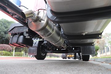 ������������H5V ������ 7L���� 380���� 4X2 ��ʿ��10�� 6.8�ײ�դʽ�ػ���ͼƬ