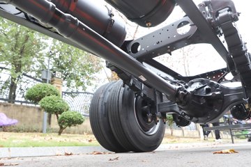 ������������H5V ������ 7L���� 380���� 4X2 ��ʿ��10�� 6.8�ײ�դʽ�ػ���ͼƬ