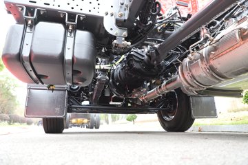 ������������H5V ������ 7L���� 380���� 4X2 ��ʿ��10�� 6.8�ײ�դʽ�ػ���ͼƬ