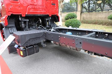 ������������H5V ������ 7L���� 380���� 4X2 ��ʿ��10�� 6.8�ײ�դʽ�ػ���ͼƬ