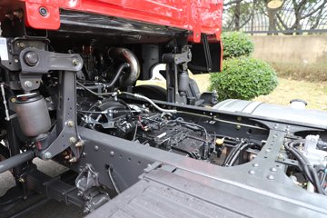 ������������H5V ������ 7L���� 380���� 4X2 ��ʿ��10�� 6.8�ײ�դʽ�ػ���ͼƬ