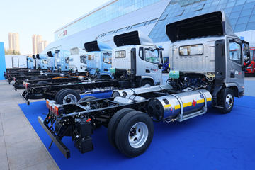 ���桤��X7 ���ذ� 3L LNG 140���� ��ʿ��8�� 4.18�׵�����ʽ�ῨͼƬ