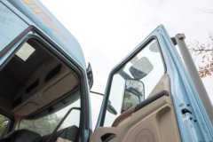 东风柳汽乘龙H7pro 6.9L柴油 350马力 6X2 法士特9档 AMT自动档 9.47米仓栅式载货车