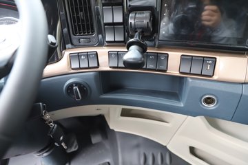 ������������H7pro 6.9L���� 350���� 6X2 ��ʿ��9�� AMT�Զ��� 9.47�ײ�դʽ�ػ���ͼƬ