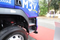 东风柳汽新乘龙M3V 4X2 7.8米纯电动厢式载货车 宁德时代246.67kWh