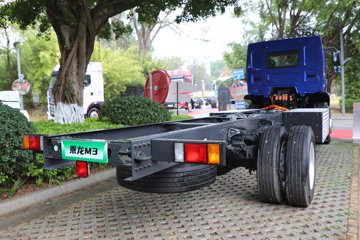 新乘龙M3&nbsp;电动载货车外观图片