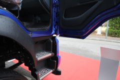 东风柳汽新乘龙M3V 4X2 7.8米纯电动厢式载货车 宁德时代246.67kWh