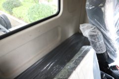 东风柳汽新乘龙M3V 4X2 7.8米纯电动厢式载货车 宁德时代246.67kWh