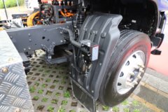 东风柳汽新乘龙M3V 4X2 7.8米纯电动厢式载货车 宁德时代246.67kWh