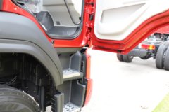 东风柳汽乘龙H5 4.6L柴油 260马力 4X2 法士特8档 6.8米仓栅式载货车