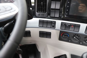 ������������H5 4.6L���� 260���� 4X2 ��ʿ��8�� 6.8�ײ�դʽ�ػ���ͼƬ