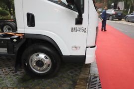 翼威2&nbsp;电动载货车外观图片