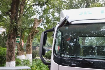 翼威2&nbsp;电动载货车外观图片