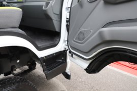 翼威2&nbsp;电动载货车驾驶室图片