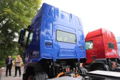 东风柳汽乘龙H5 4X2 9.8米纯电动厢式载货车 宁德时代310.66kWh