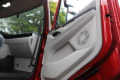 东风柳汽乘龙 翼威5 4X2 9.8米纯电动厢式载货车 宁德时代400.6kWh