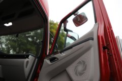 东风柳汽乘龙 翼威5 4X2 9.8米纯电动厢式载货车 宁德时代400.6kWh