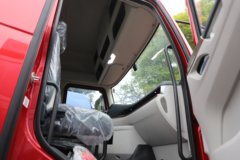 东风柳汽乘龙 翼威5 4X2 9.8米纯电动厢式载货车 宁德时代400.6kWh