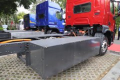 东风柳汽乘龙 翼威5 4X2 9.8米纯电动厢式载货车 宁德时代400.6kWh
