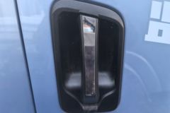 蓝擎·悦EH Pro 4.15米单排纯电动仓栅式轻卡 弗迪156kWh