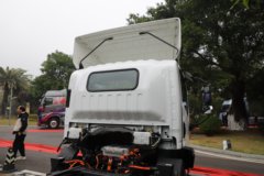 东风柳汽乘龙 翼威2 4.2米单排纯电动仓栅式轻卡 宁德时代165.16kWh