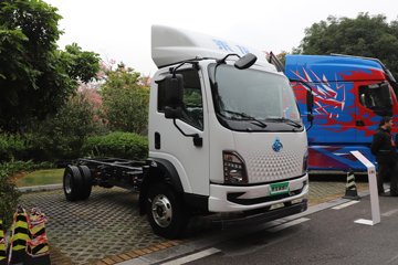 东风柳汽乘龙 翼威2 4.2米单排纯电动仓栅式轻卡 宁德时代165.16kWh