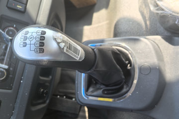 ���������ȷ�M3 2.5L���� 180���� ��ʿ��12�� 4.15�׵��Ų�դʽ�ῨͼƬ