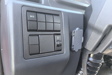 ���������ȷ�M3 2.5L���� 180���� ��ʿ��12�� 4.15�׵��Ų�դʽ�ῨͼƬ