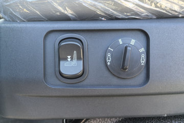 ���������ȷ�M3 2.5L���� 180���� ��ʿ��12�� 4.15�׵��Ų�դʽ�ῨͼƬ