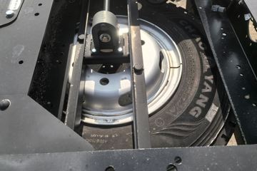 ���������ȷ�M3 2.5L���� 180���� ��ʿ��12�� 4.15�׵��Ų�դʽ�ῨͼƬ