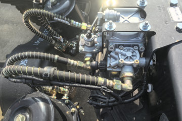 ���������ȷ�M3 2.5L���� 180���� ��ʿ��12�� 4.15�׵��Ų�դʽ�ῨͼƬ