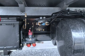 �ɵ�EV6 ��ɲ 4.15�׵��Ŵ��綯�����Ῠ �д��º�114.02kWhͼƬ