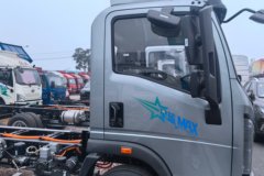 中国重汽 豪曼 先锋EM3 4X2 4.18米单排纯电动栏板轻卡 宁德时代100.46kWh