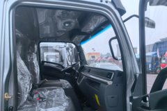 中国重汽 豪曼 先锋EM3 4X2 4.18米单排纯电动栏板轻卡 宁德时代100.46kWh