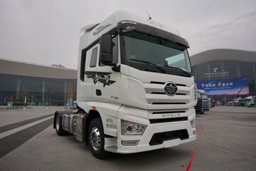 一汽解放J7 12.5L柴油 580马力 4X2 一汽解放12档 AMT 自动档 牵引车