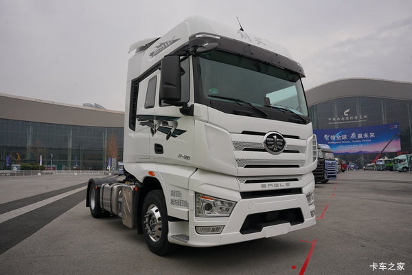 一汽解放J7 12.5L柴油 580马力 4X2 一汽解放12档 AMT 自动档 牵引车