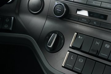 һ�����J7 12.5L���� 580���� 4X2 һ�����12�� AMT �Զ��� ǣ����ͼƬ