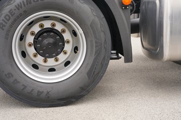 һ�����J7 12.5L���� 580���� 4X2 һ�����12�� AMT �Զ��� ǣ����ͼƬ