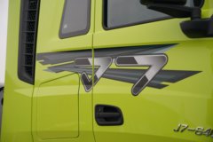 一汽解放J7 精英版 15.6L LNG 640马力 6X4 一汽解放12档 AMT自动档 牵引车