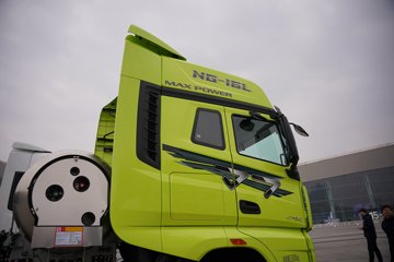 һ�����J7 ��Ӣ�� 15.6L LNG 640���� 6X4 һ�����12�� AMT�Զ��� ǣ����ͼƬ