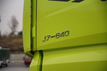 һ�����J7 ��Ӣ�� 15.6L LNG 640���� 6X4 һ�����12�� AMT�Զ��� ǣ����ͼƬ