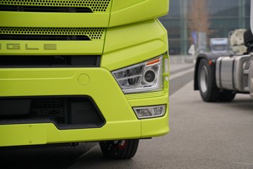 һ�����J7 ��Ӣ�� 15.6L LNG 640���� 6X4 һ�����12�� AMT�Զ��� ǣ����ͼƬ