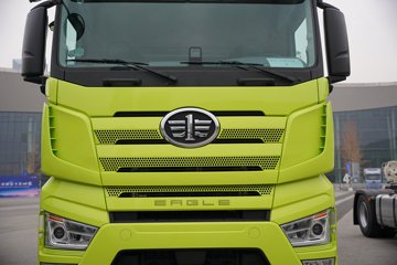 һ�����J7 ��Ӣ�� 15.6L LNG 640���� 6X4 һ�����12�� AMT�Զ��� ǣ����ͼƬ