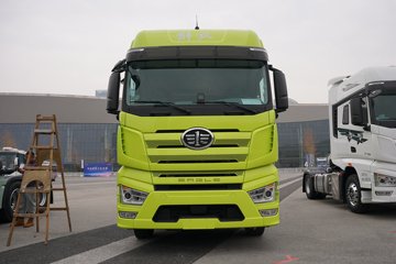 һ�����J7 ��Ӣ�� 15.6L LNG 640���� 6X4 һ�����12�� AMT�Զ��� ǣ����ͼƬ