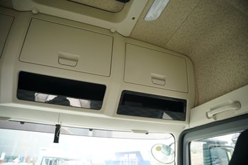 һ�����J7 ��Ӣ�� 15.6L LNG 640���� 6X4 һ�����12�� AMT�Զ��� ǣ����ͼƬ