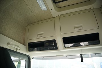 һ�����J7 ��Ӣ�� 15.6L LNG 640���� 6X4 һ�����12�� AMT�Զ��� ǣ����ͼƬ