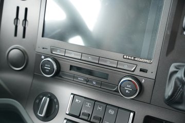 һ�����J7 ��Ӣ�� 15.6L LNG 640���� 6X4 һ�����12�� AMT�Զ��� ǣ����ͼƬ